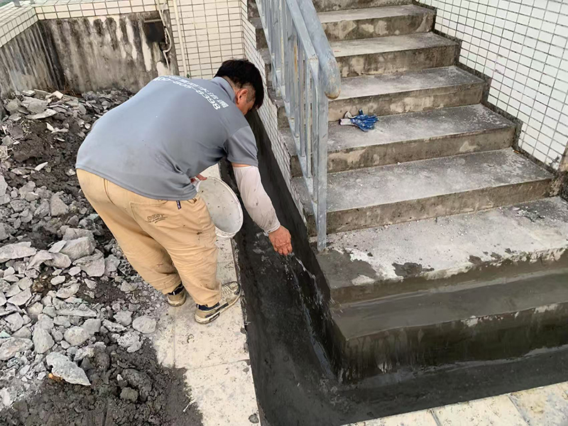 楼顶室外楼梯渗水