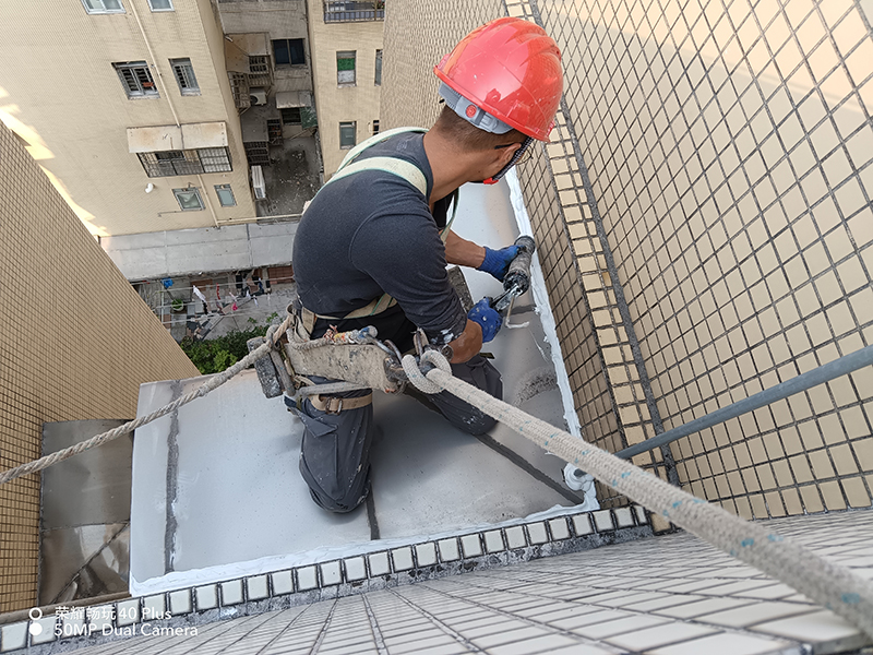 外墙窗户雨棚漏水